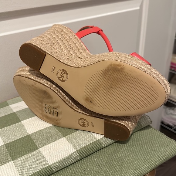 Authentic Michael Kors, Annie Strappy Platform Wedges - Picture 5 of 6